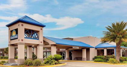 Days Inn by Wyndham Lafayette Near Lafayette Airport