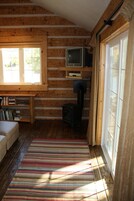 Master Cabin (No Pets) | Individually decorated, individually furnished, free WiFi, bed sheets