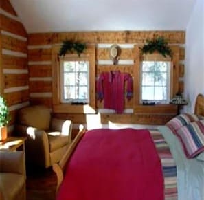 Guest Cabin (No Pets) | Décor unique, ameublement unique, accÚs au Wi-Fi (inclus)