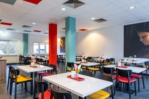 Daily buffet breakfast (EUR 15.50 per person)