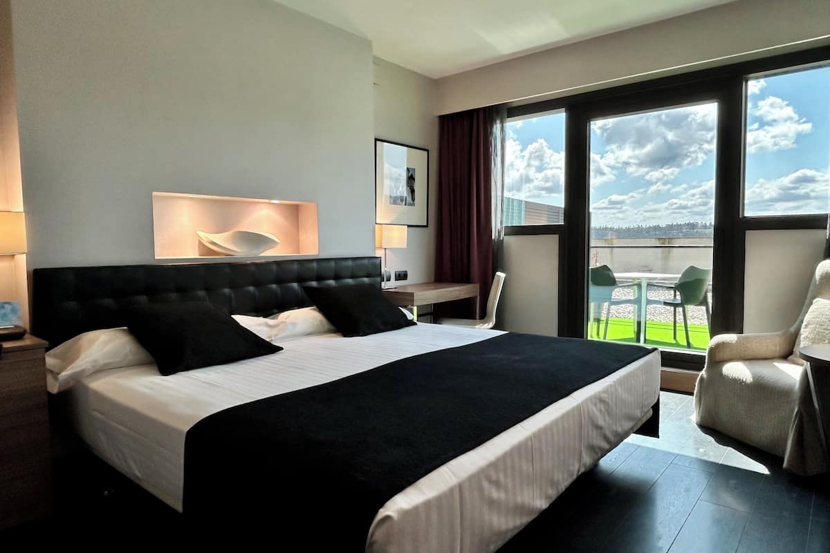 superior double room (with terrace) | minibar, in-room safe, desk, laptop workspace