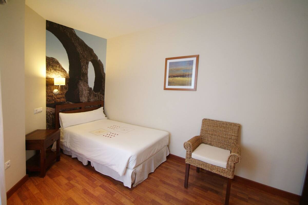 1 bedroom, in-room safe, individually decorated, iron/ironing board