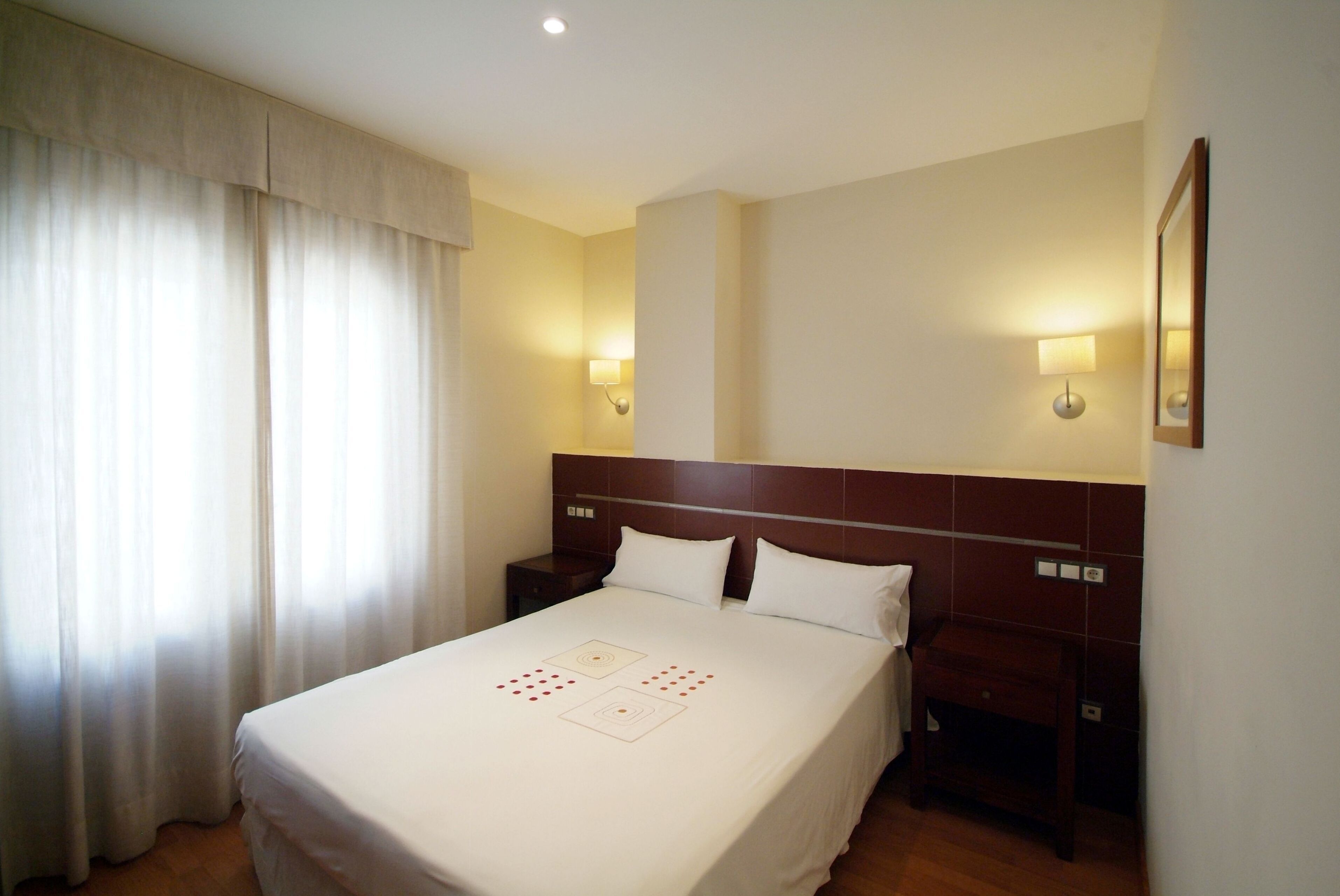 1 bedroom, in-room safe, individually decorated, iron/ironing board