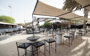 3 bars/lounges, poolside bar - Hotel Liberty Resort (Monastir)