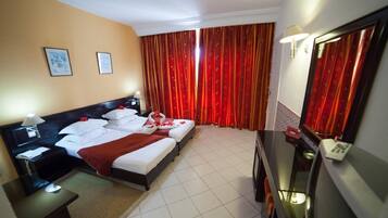 Minibar, in-room safe, desk, bed sheets