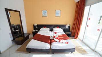 Minibar, in-room safe, desk, bed sheets