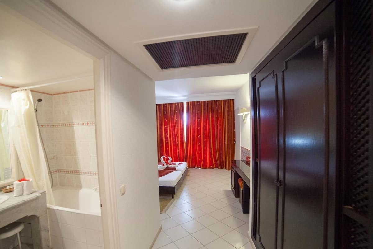 1 bedroom, minibar, in-room safe, desk