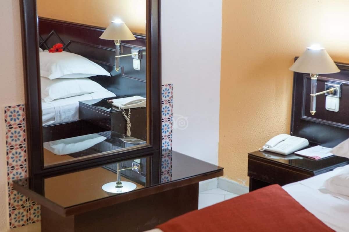 1 bedroom, minibar, in-room safe, desk