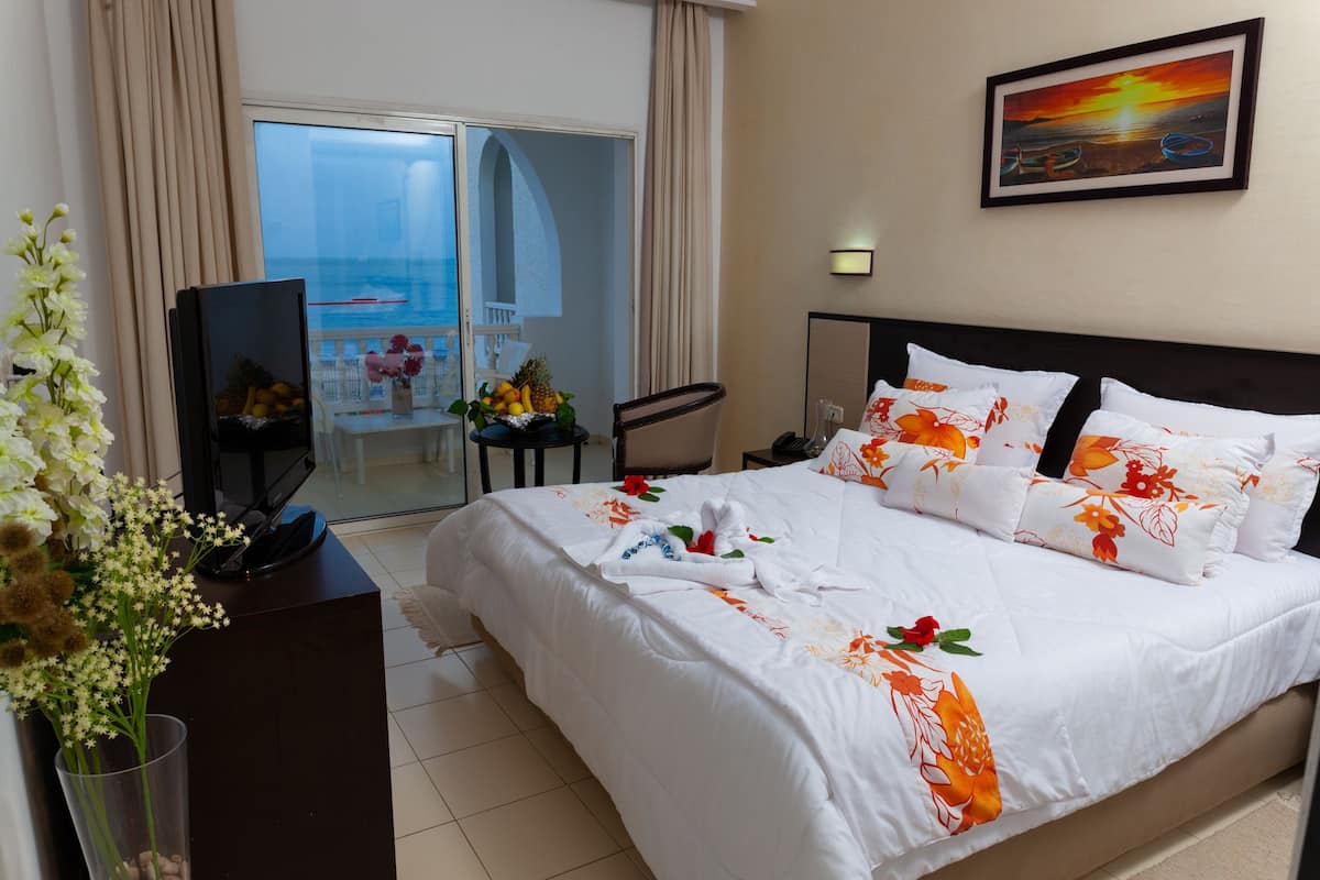 Superior Room, Sea View (with jacuzzi) | In-room safe, cribs (free), bed sheets