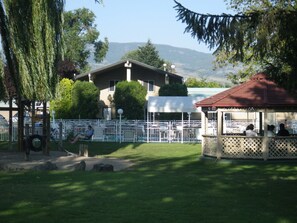 Property grounds - Okanagan Seasons Resort (Kelowna)