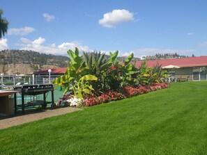Property grounds - Okanagan Seasons Resort (Kelowna)