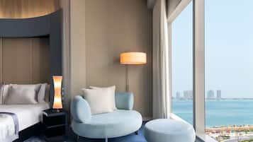 Quarto superior, 1 cama King | Frigobar, cofres nos quartos, escrivaninha