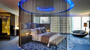Kamar, Akses Club Lounge (Extreme Wow) | Minibar, brankas, meja kerja, dan ruang kerja ramah laptop