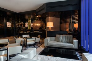 3 restaurants, breakfast, lunch, dinner served; international cuisine  - W Doha (Doha)