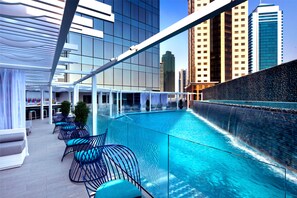 Outdoor pool, free cabanas, sun loungers - W Doha (Doha)