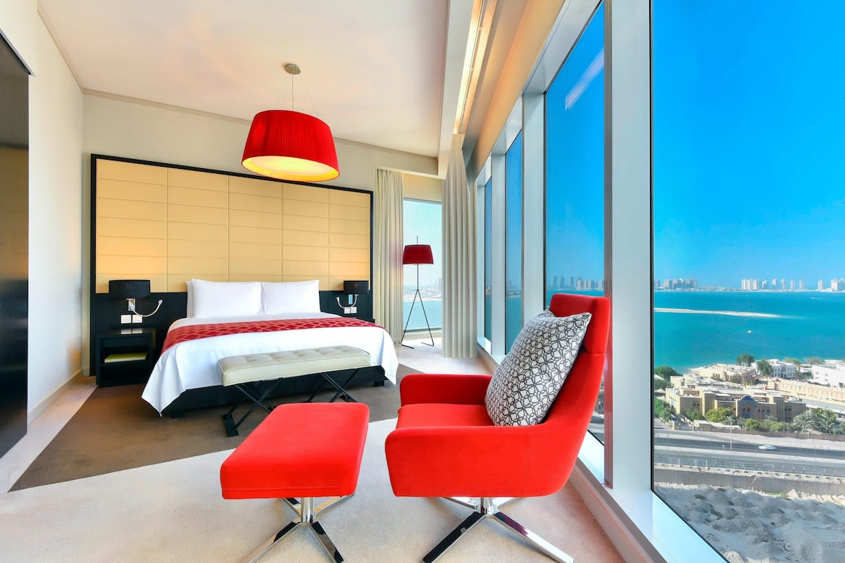 Suite, 1 Bedroom | Minibar, in-room safe, desk, laptop workspace