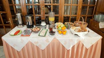 Desayuno bufé gratuito y diario