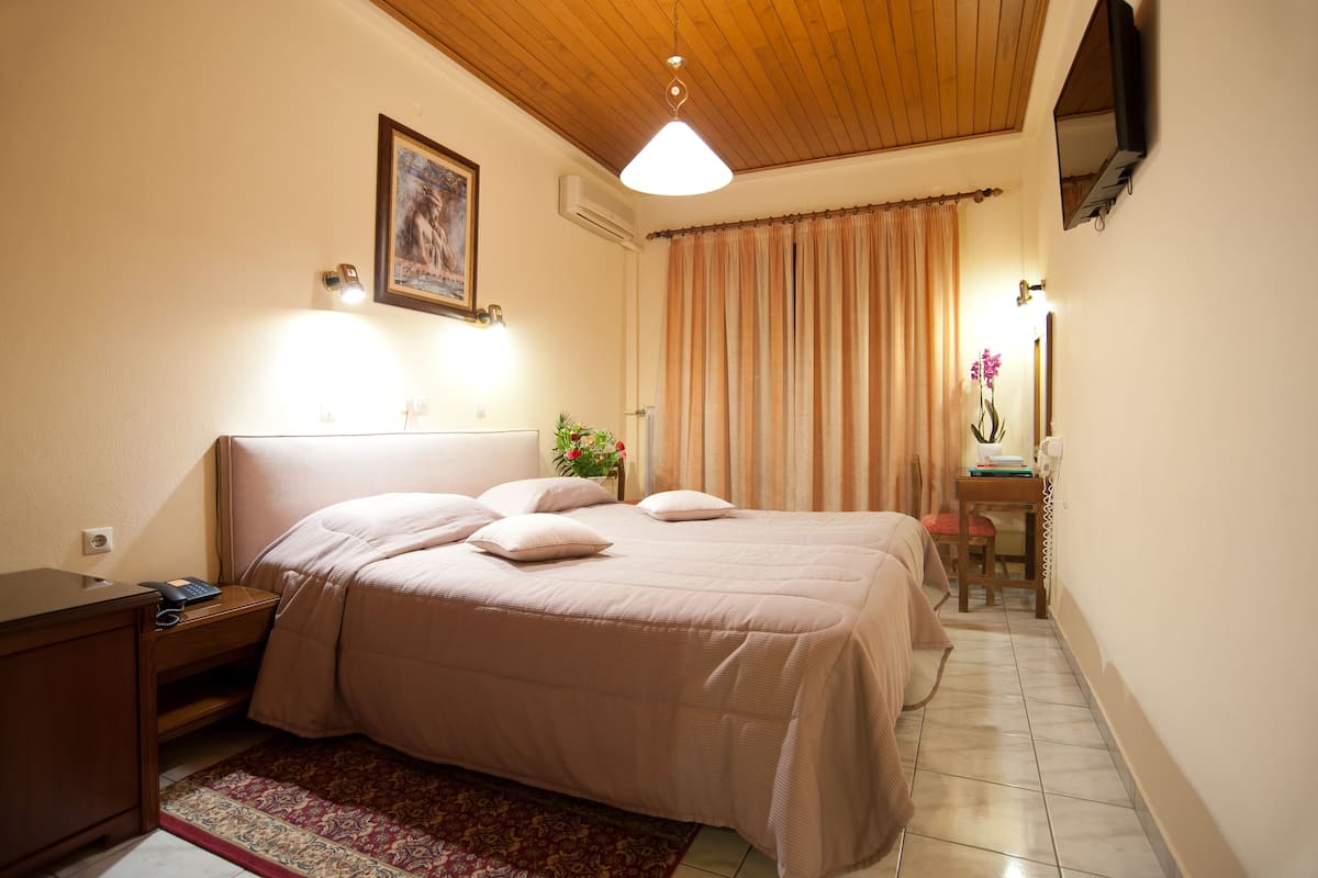 standard double or twin room | premium bedding, pillow-top beds, in-room safe, individually decorated