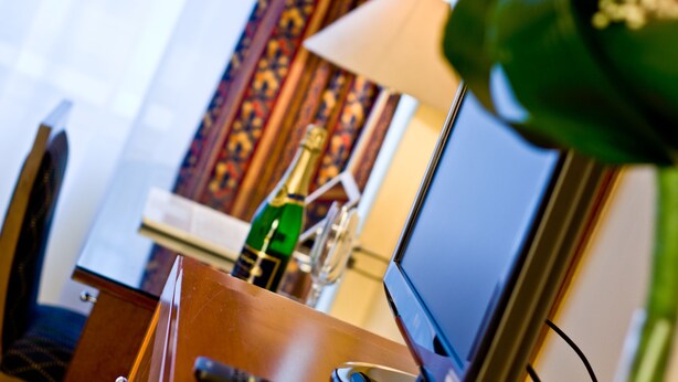Minibar, in-room safe, desk, blackout drapes - Harmony (Prague)
