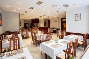 Free daily buffet breakfast - Harmony (Prague)
