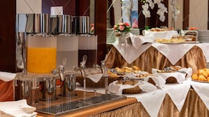 Free daily buffet breakfast - Harmony (Prague)
