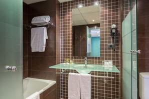 Eco-friendly toiletries, hair dryer, bidet, towels