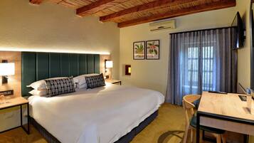 In-room safe, individually furnished, desk, iron/ironing board