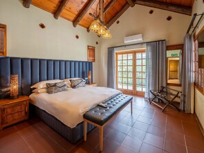 Presidential Suite | In-room safe, individually furnished, desk, iron/ironing board - ANEW Resort Hazyview Kruger Park (Mbombela)