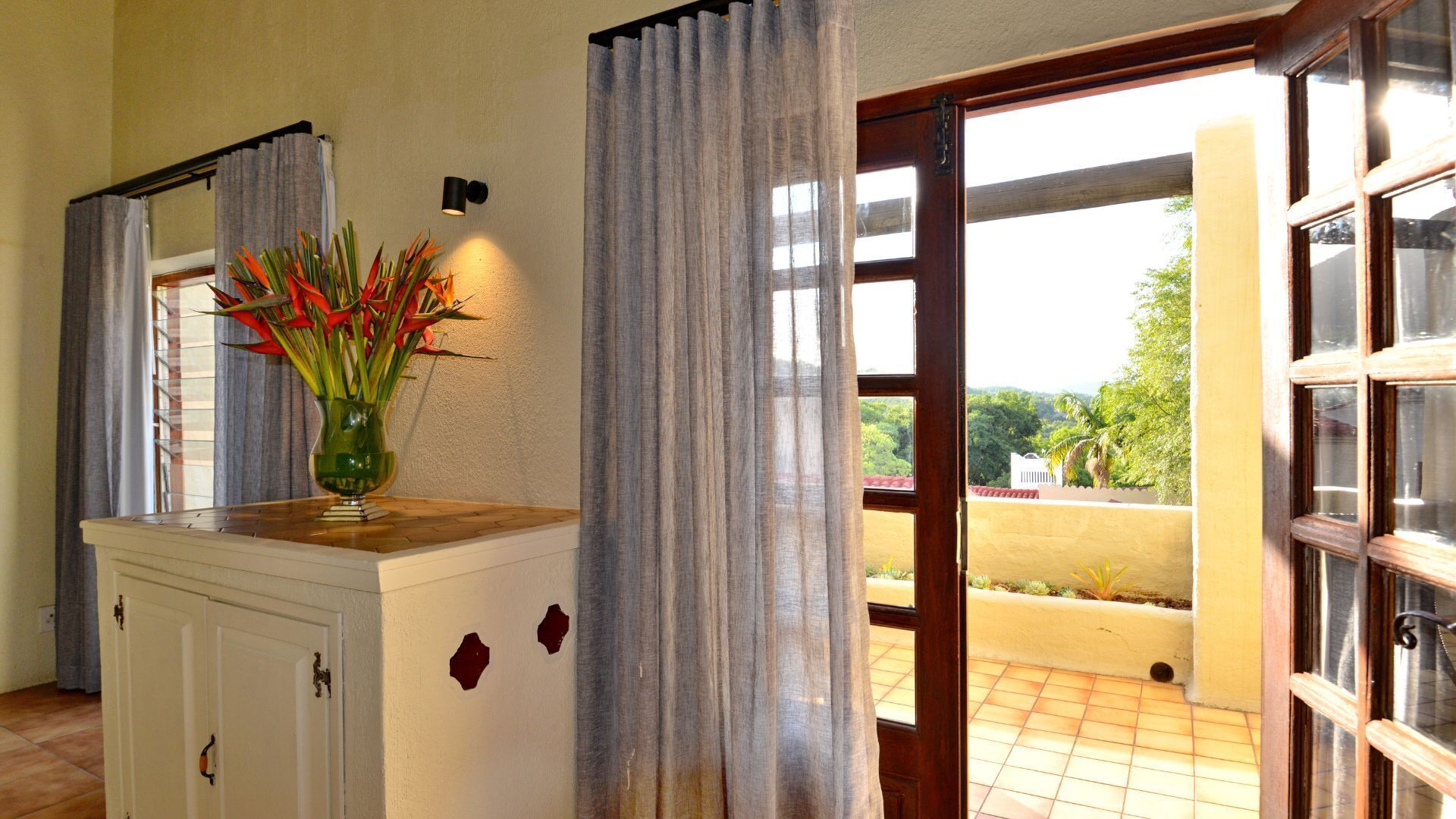 deluxe suite | in-room safe, individually furnished, desk, iron/ironing board