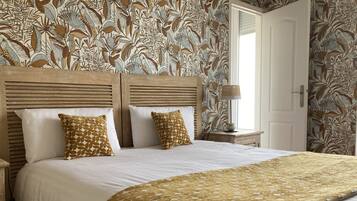 Deluxe Double Room | Individually decorated, desk, soundproofing, free WiFi