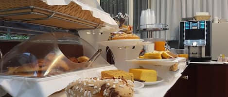 Tägliches inbegriffenes Frühstücksbuffet