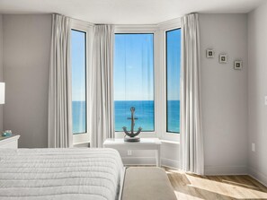 Appart'hôtel, plusieurs lits, balcon, vue océan (#1131 - No Pets) | 1 chambre, décoration personnalisée, ameublement personnalisé