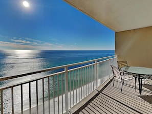 Appart'hôtel, plusieurs lits, balcon (#1927 - No Pets) | Restauration extérieure