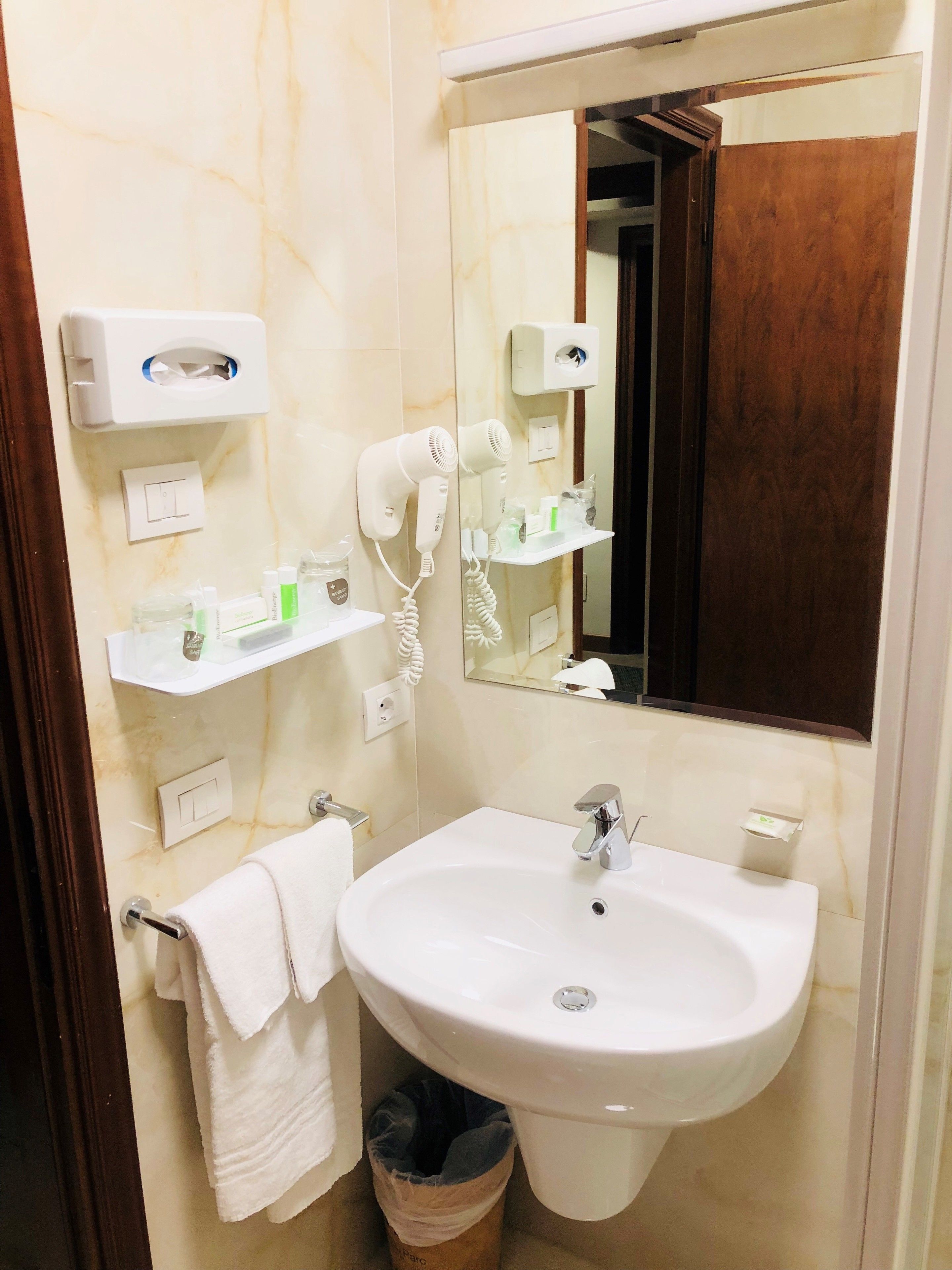 standard double room, garden area | bathroom | free toiletries, hair dryer, bidet, towels