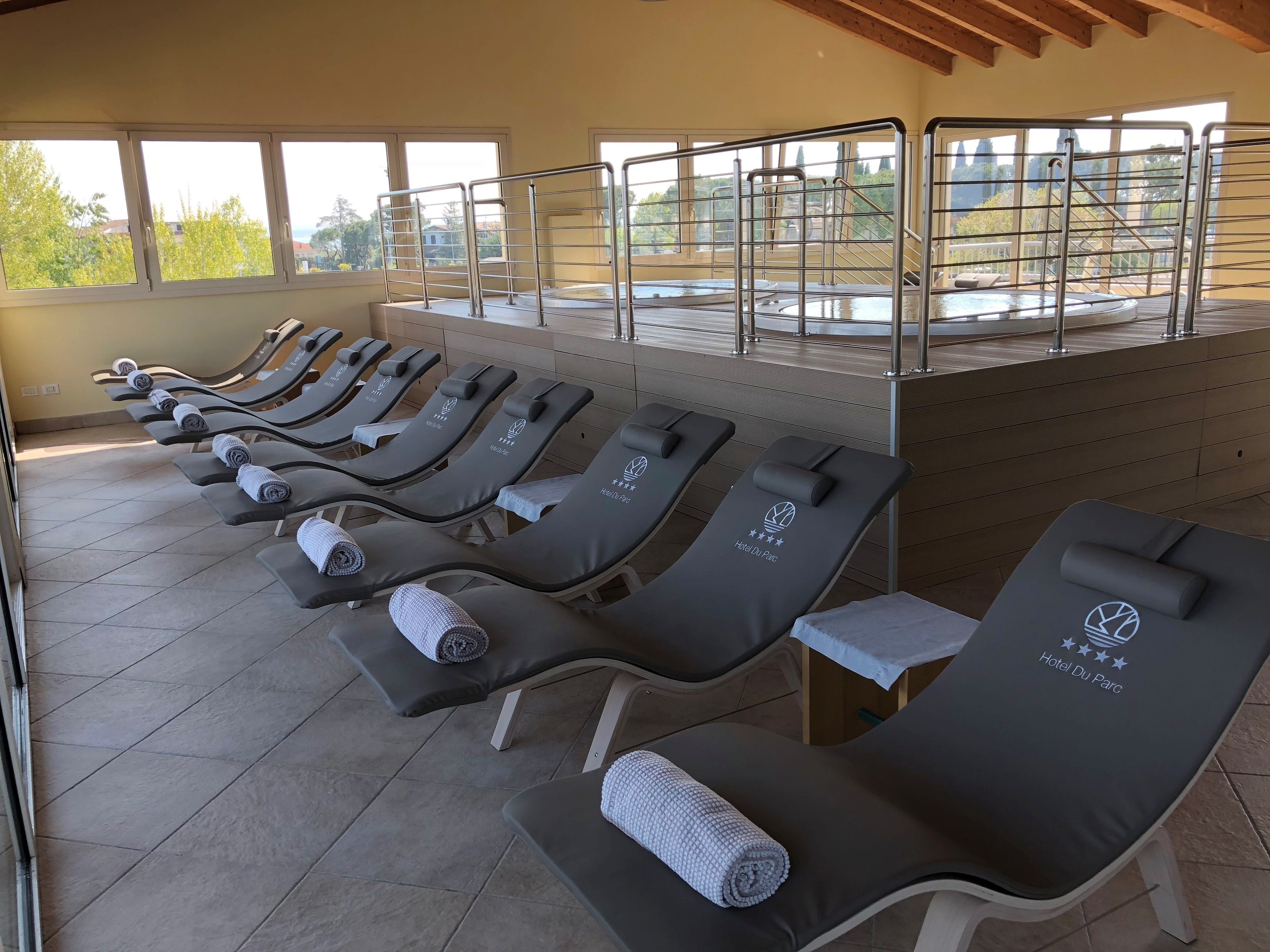 body treatments, aromatherapy, hot stone massages, body scrubs, facials