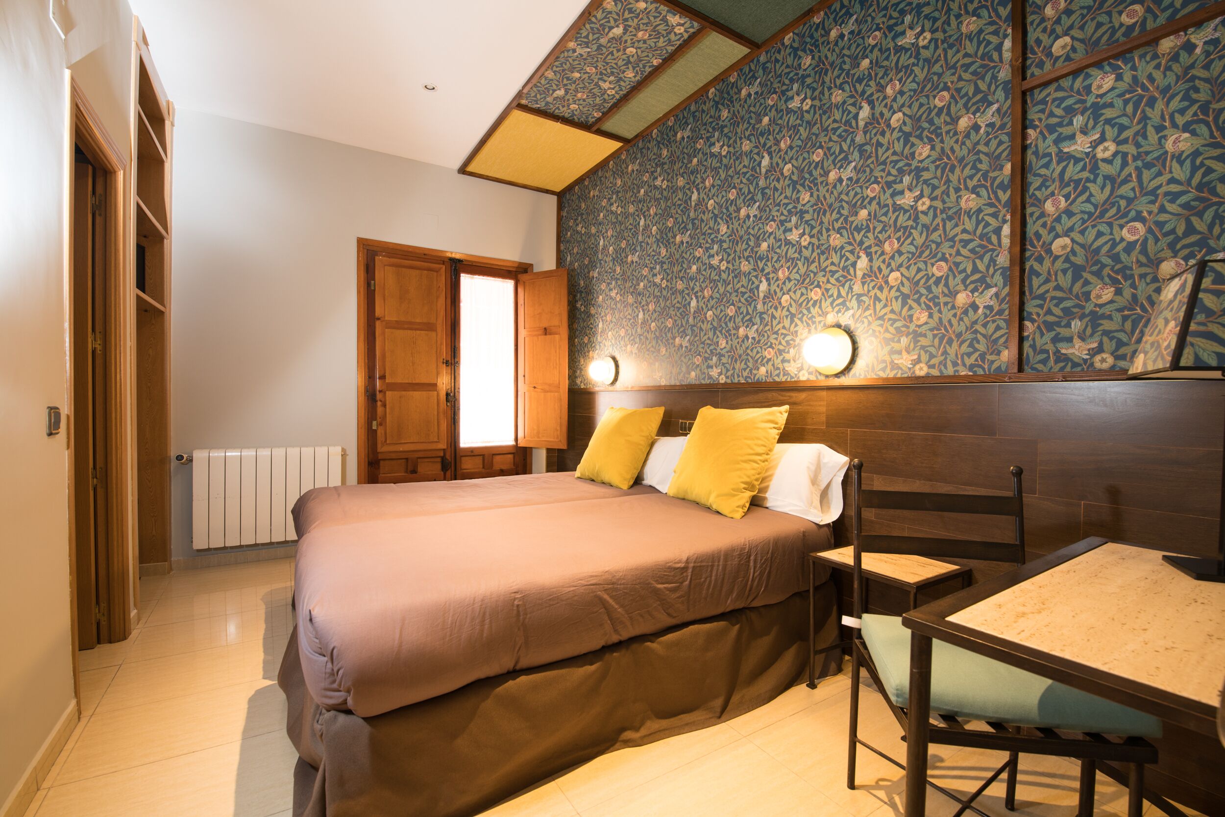 room | memory-foam beds, desk, cots/infant beds, rollaway beds