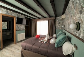 Junior Süit | Memory foam (visko elastik) yatak, masa, beşik/çocuk yatağı