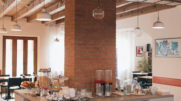 Free daily buffet breakfast