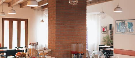 Tägliches inbegriffenes Frühstücksbuffet