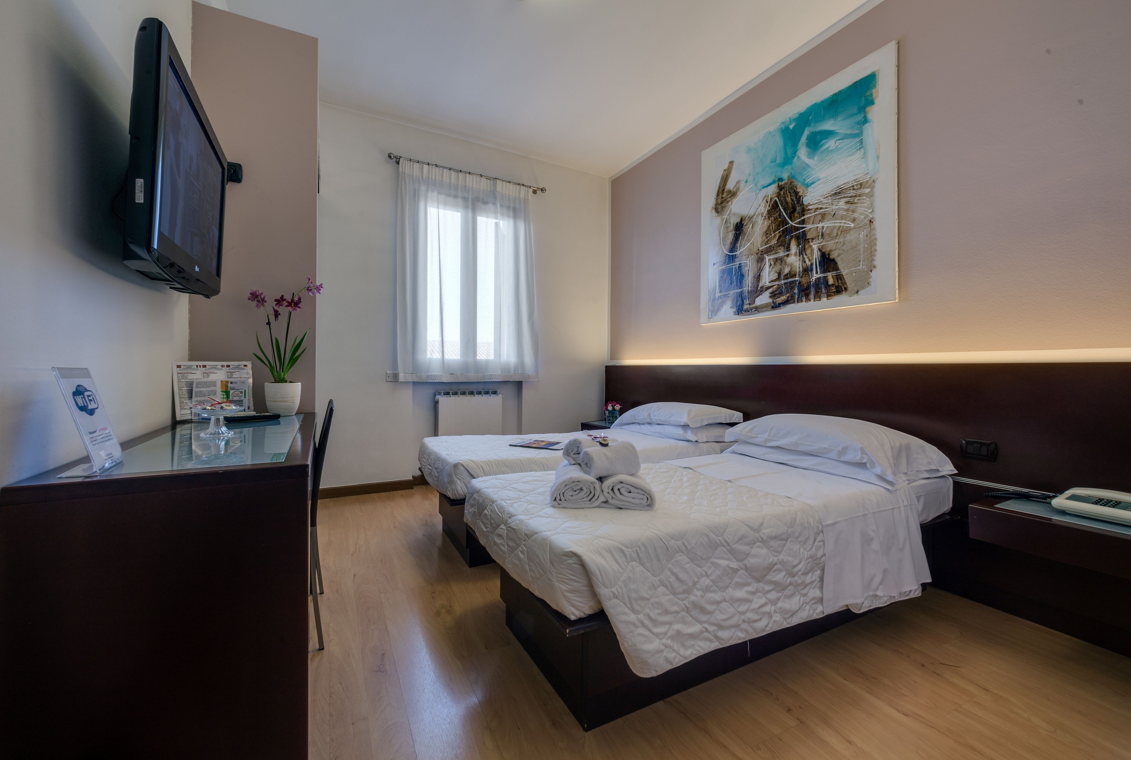 twin room | premium bedding, in-room safe, desk, soundproofing