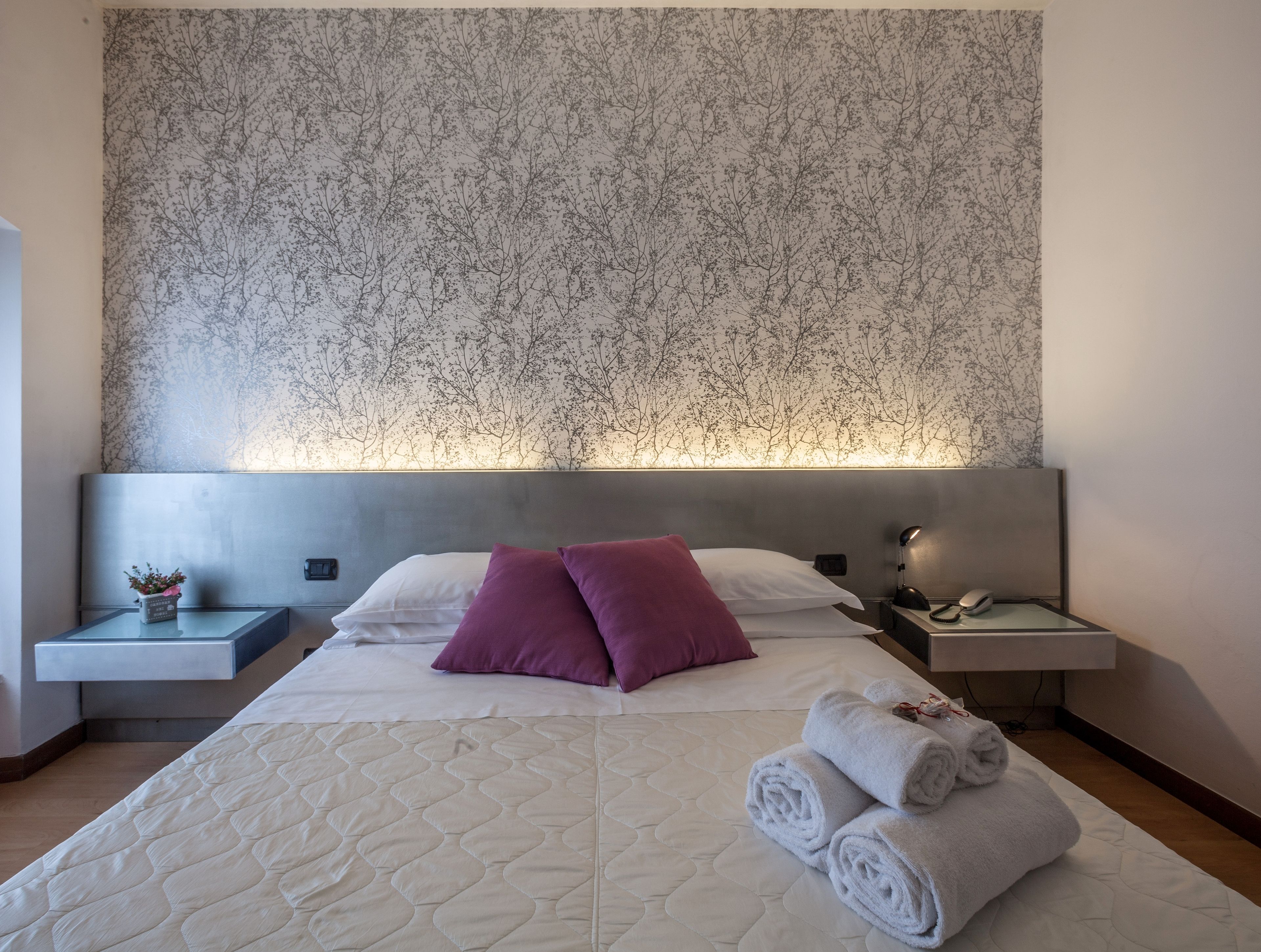 double room, 1 double bed | premium bedding, in-room safe, desk, soundproofing