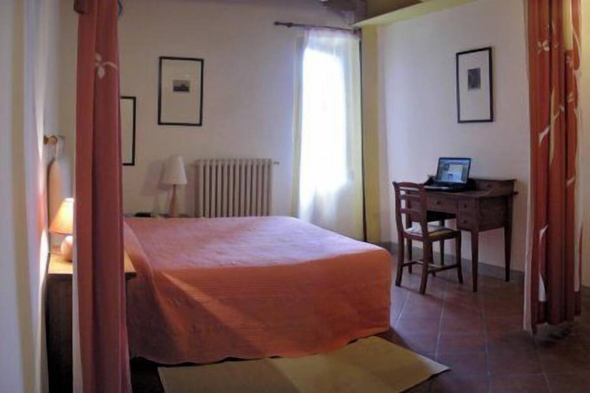Family Suite | Desk, free cots/infant beds, rollaway beds, free WiFi