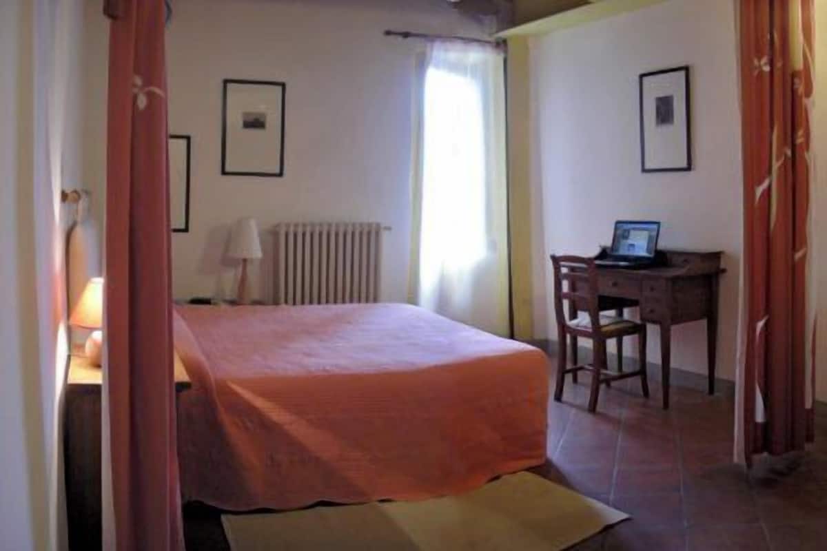 Suite familiar | Escritorio, cunas gratuitas, camas extra y wifi gratis