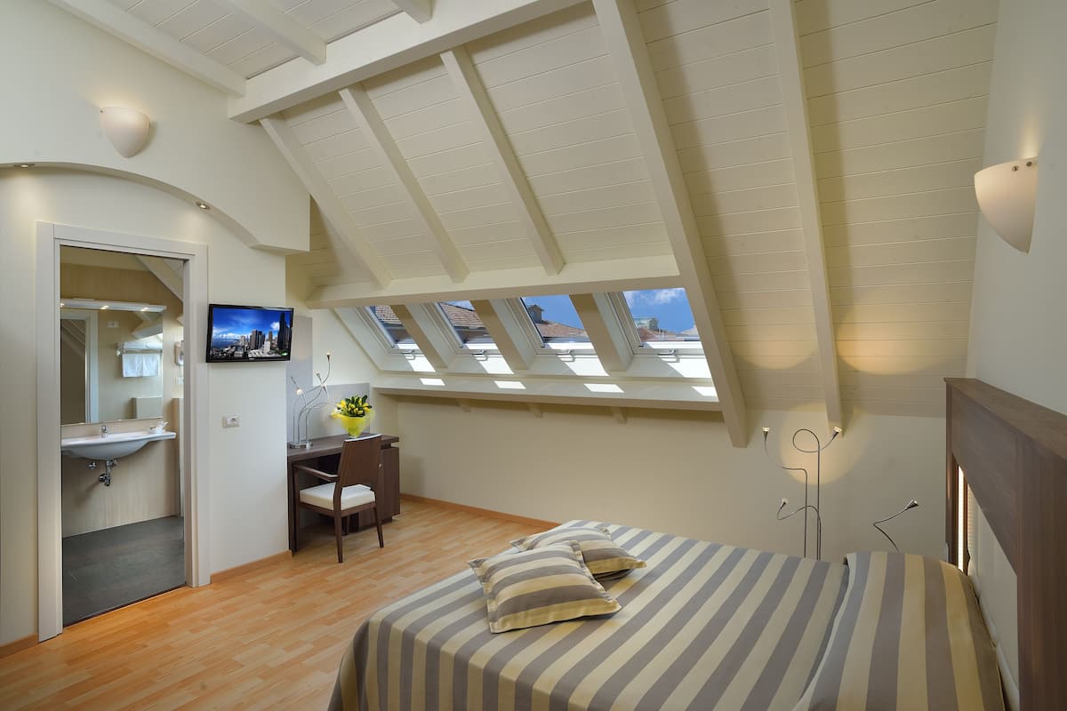 Coffres-forts dans les chambres, bureau, chambres insonorisées