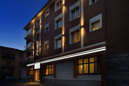 Front of property - evening/night