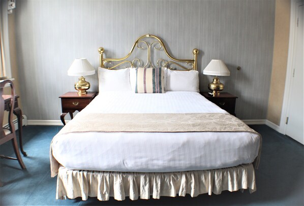 غرفة ديلوكس - سرير كبير | أغطية فراش متميزة وبديكورات فريدة لكل غرفة وطراز فريد لكل وحدة