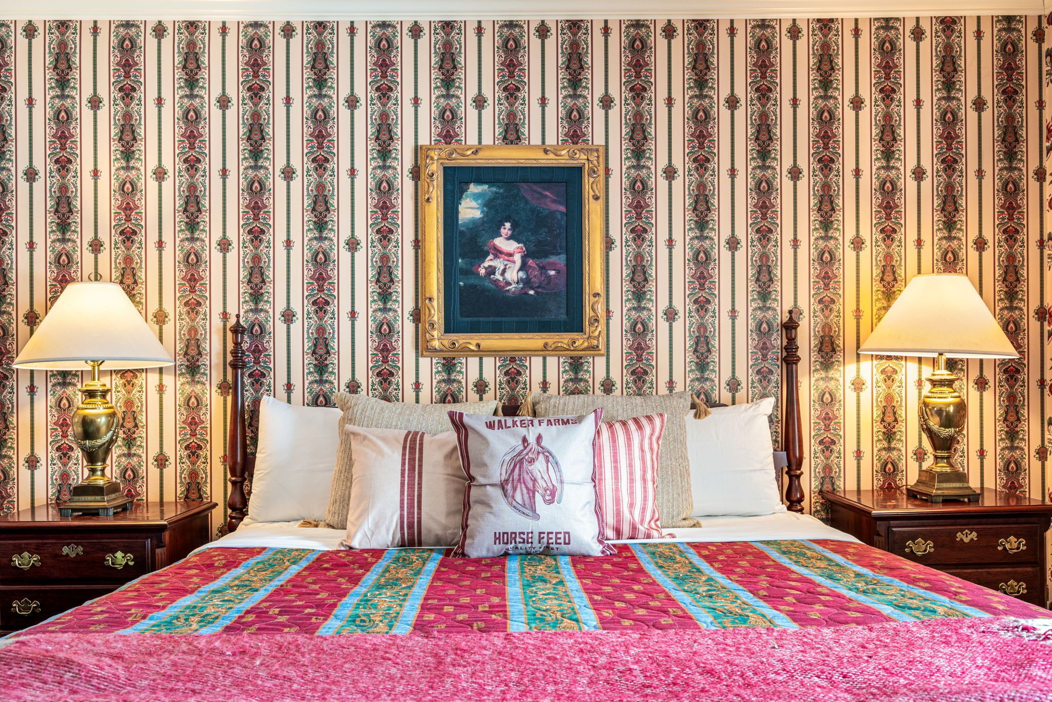 Deluxe Room, 1 King Bed | Premium bedding, blackout drapes, iron/ironing board (on request)