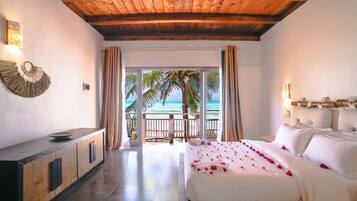 Kahden hengen superior-huone, merinäköala | Tallelokero huoneessa, ilmainen Wi-Fi, vuodevaatteet