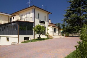 Front of property - Hotel Main Street (Rimini)