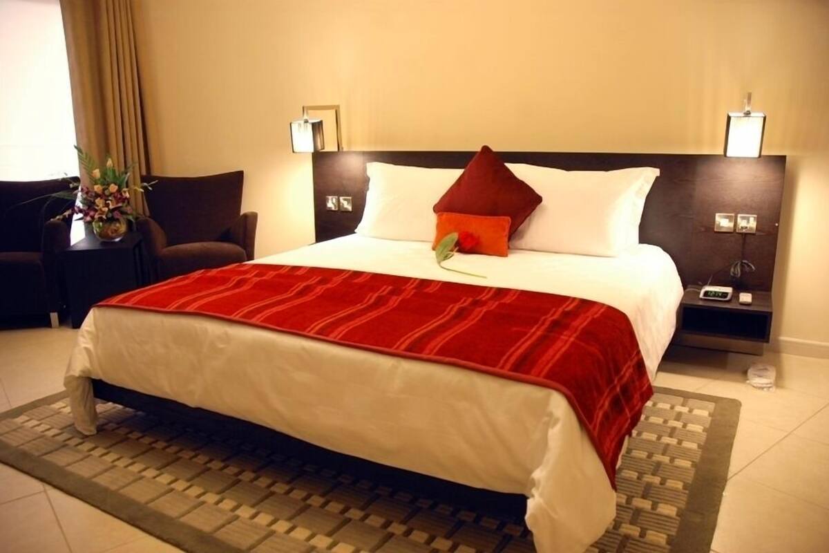 1 bedroom, in-room safe, iron/ironing board, cribs/infant beds